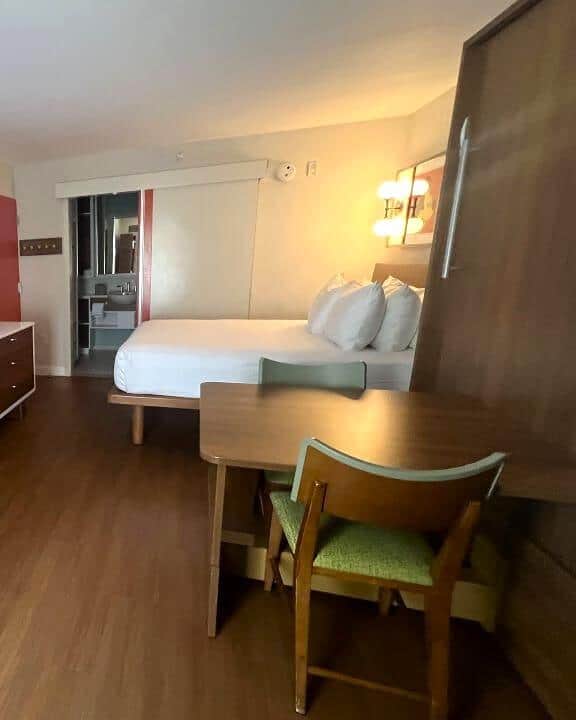 murphy bed up at pop century