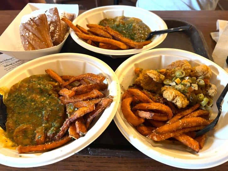 lunch at magic kingdom at peco bill tall tale