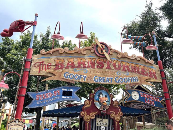 the barnstormer lightning lane at magic kingdom